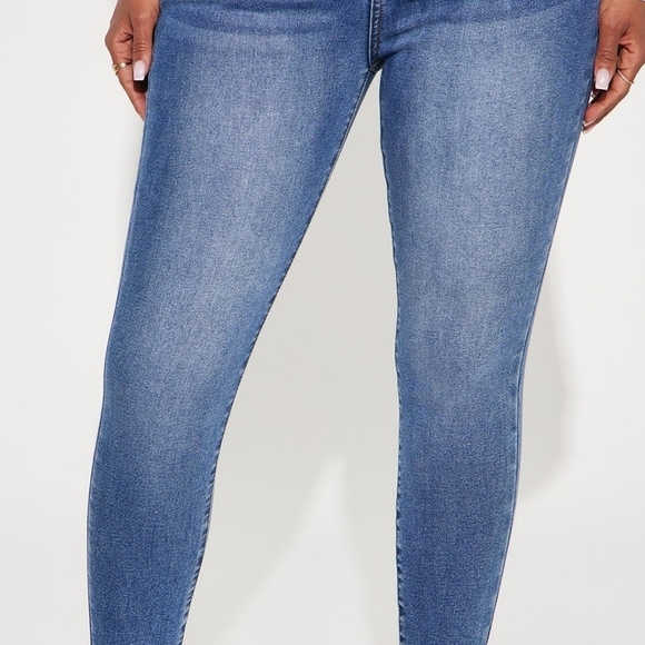 NEW!! Lots of Stretch Booty Lifting Skinny Jeans - Dark Wash/Size 9-NWT - Picture 4 of 11
